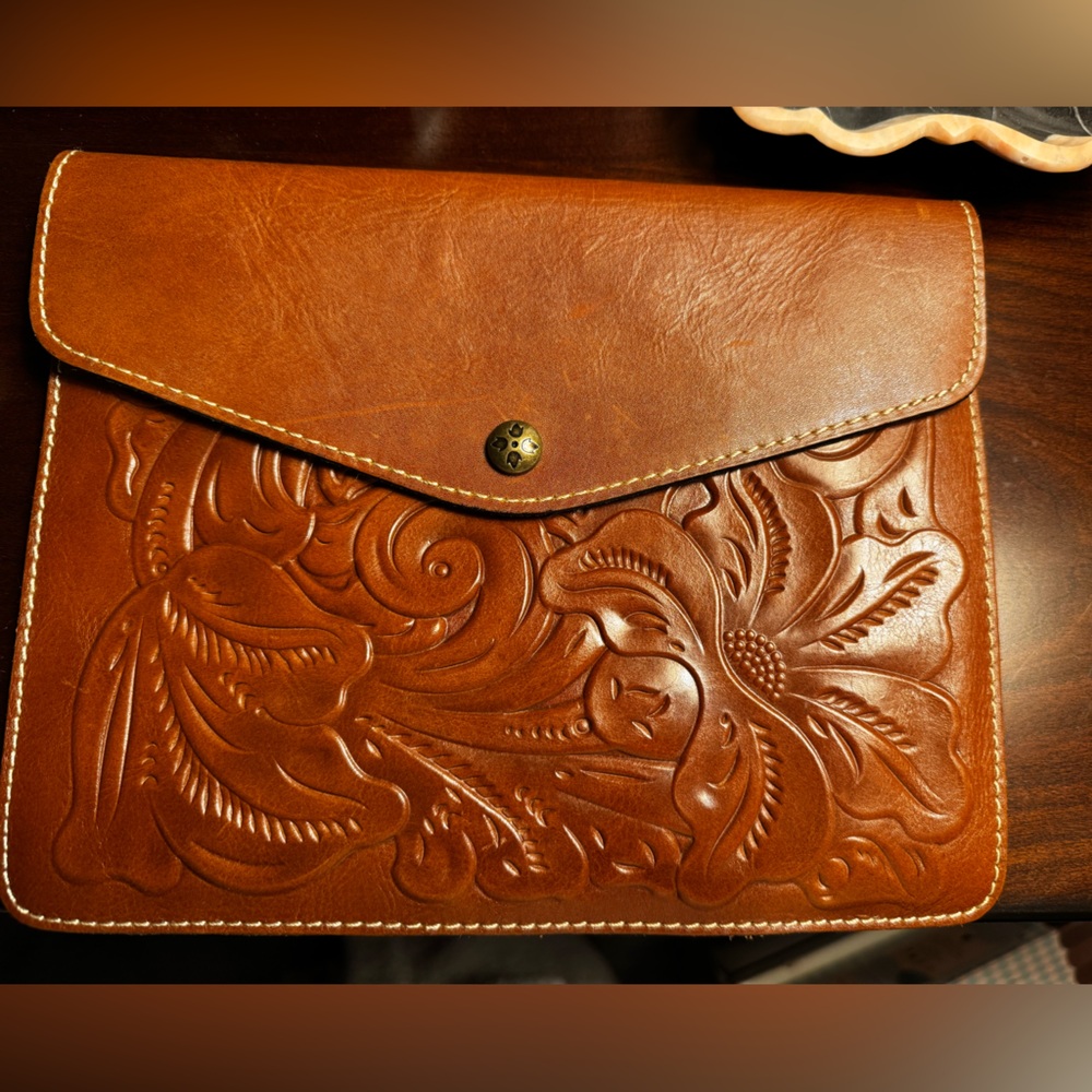 Tech portfolio for iPad, genuine leather: 10x8.5, new w tags, Patricia Nash